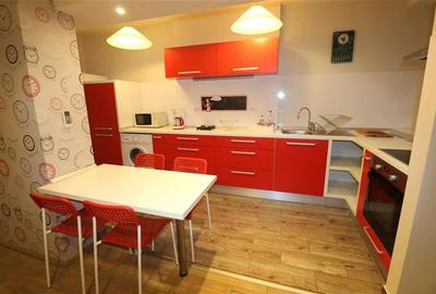 Apartament cu 2 camere semidecomandat, mobilat în Ultracentral