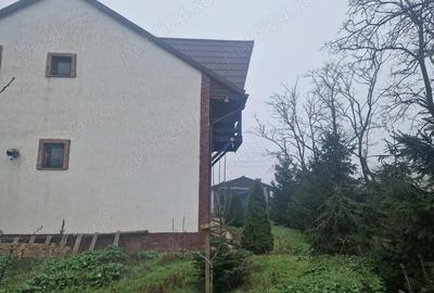 Casă cu 5 camere în Scorțaru Vechi - 2