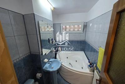 Apartament cu 3 camere semidecomandat în Micro II - 2