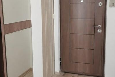 Apartament cu 3 camere decomandat, mobilat în Bere