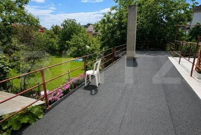 Casă cu 10 camere cu Teren 350 Mp în Central