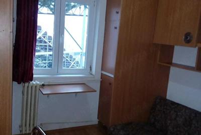 Garsonieră decomandată în Gruia