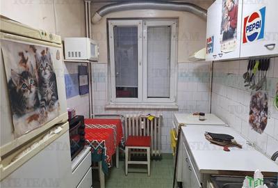 Apartament cu 3 camere semidecomandat în Tei - 2