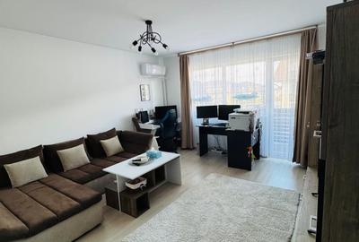Apartament cu 2 camere decomandat în Sânpetru
