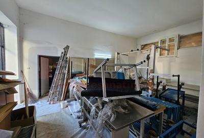 Casă cu 9 camere cu Canalizare în Aeroport - 44