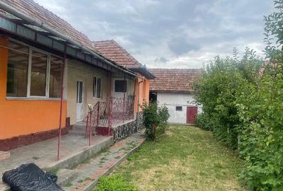 Casă cu 4 camere cu Teren 1000 Mp în Cucerdea