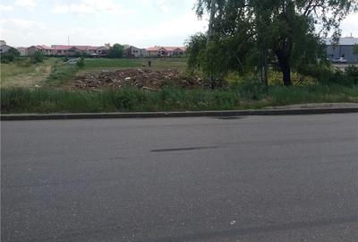 Teren de 2000 mp, în Central