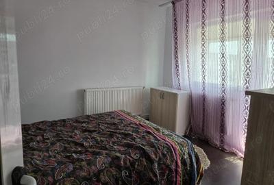 Apartament cu 3 camere decomandat în Sud