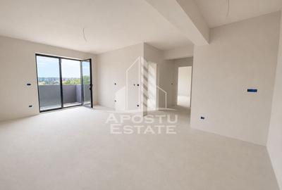Apartament cu 3 camere semidecomandat în Giroc