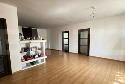 Apartament cu 3 camere decomandat, mobilat în Reghin