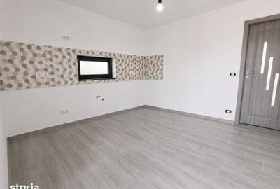 Casă cu 3 camere cu Teren 415 Mp în Letea Veche - 1