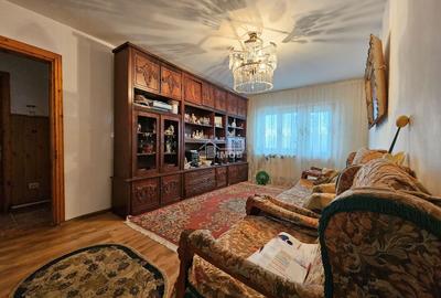 Apartament cu 3 camere semidecomandat în Micro 5 - 2