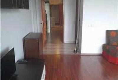 Apartament cu 3 camere decomandat în Fundeni