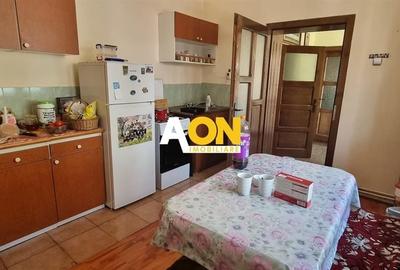 Casă individuală cu 2 camere cu Canalizare în Central - 1