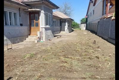 Casă cu Teren 786 Mp în Central