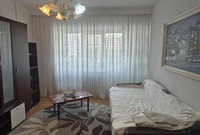 Apartament cu 3 camere decomandat, mobilat în Păcurari