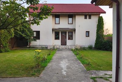Casă cu 4 camere cu Teren 900 Mp în Cornetu