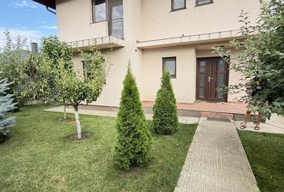 Casă cu 4 camere în Valea Adâncă