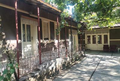 Casă cu Teren 1511 Mp în Central