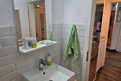 Apartament cu 3 camere semidecomandat, mobilat în Girocului - 5