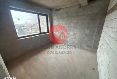 Casă cu 5 camere cu Teren 600 Mp în Central