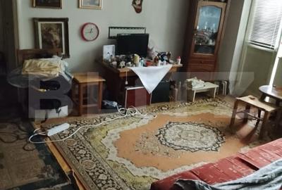 Apartament cu 3 camere semidecomandat, mobilat în Policlinica