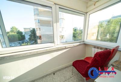 Apartament cu 3 camere decomandat în Babadag