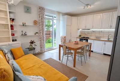 Apartament cu 3 camere decomandat, mobilat în Europa