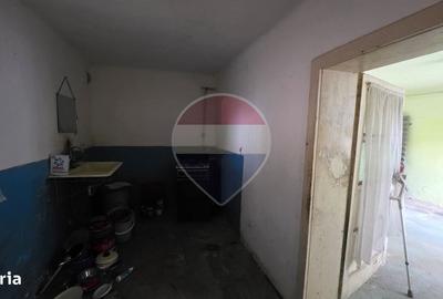 Casă cu 4 camere cu Teren 254 Mp în Central
