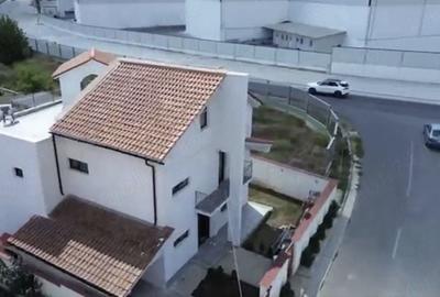 Casă cu 4 camere în Lumina