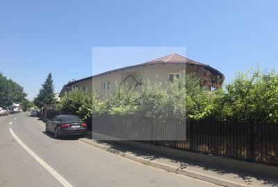 Casă individuală cu 4 camere cu Canalizare în Central - 1