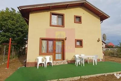 Casă cu 4 camere cu Teren 500 Mp în Săbăreni
