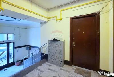 Apartament cu 3 camere semidecomandat în Calea Victoriei