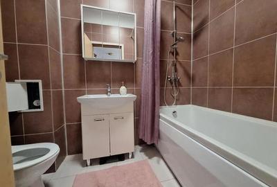 Apartament cu 2 camere decomandat în Fratelia