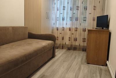 Apartament cu 3 camere semidecomandat în Palazu Mare - 1