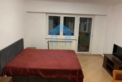 Garsonieră decomandată, mobilată în Central