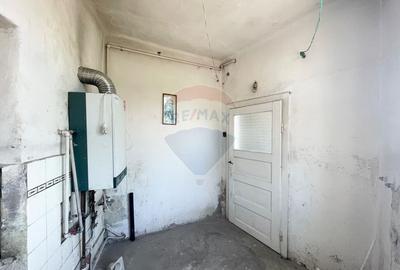 Casă individuală cu 3 camere cu Canalizare în Central - 11