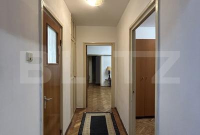 Apartament cu 3 camere semidecomandat în 1 Mai - 2