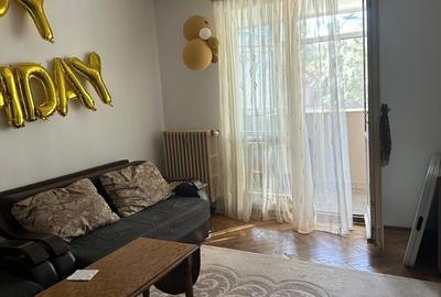 Apartament cu 4 camere decomandat în Titan - 19
