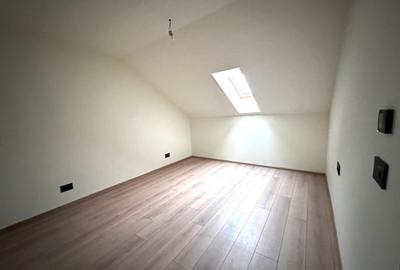 Duplex cu 6 camere cu Canalizare în Moșnița Nouă - 9