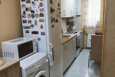 Apartament cu 3 camere semidecomandat în Central