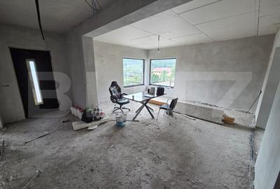 Casă individuală cu 3 camere cu Canalizare în Jibou