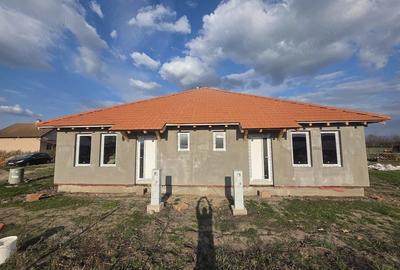 Casă cu 3 camere cu Teren 276 Mp în Parța - 7