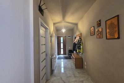 Apartament cu 3 camere decomandat în Sânpetru - 3
