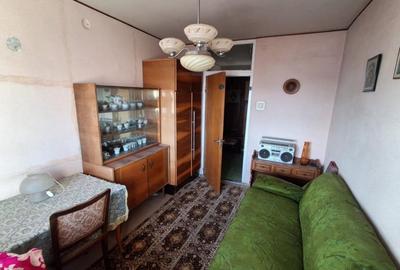 Apartament cu 3 camere semidecomandat în Tei - 6