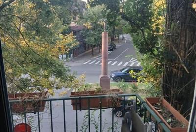 Apartament cu 2 camere decomandat în Primăverii