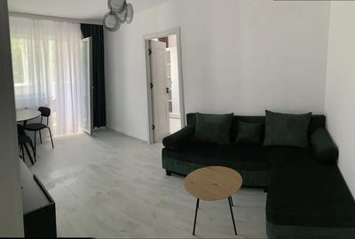 Apartament cu 3 camere semidecomandat, mobilat în Universitate