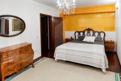 Casă cu 4 camere în Dumbrăvița