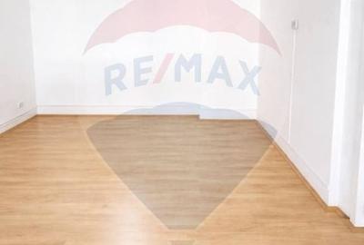 Spațiu comercial, de 23.700000762939 mp, în Central - 2