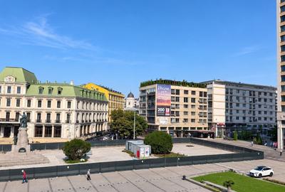 Apartament cu 3 camere semidecomandat, mobilat în Central